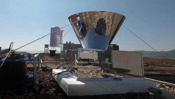 The pilot condenser on top of an ETH Zurich building. 